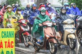 Dự báo thời tiết ngày mai 11/8: Nắng nóng chấm dứt, miền Bắc chuyển mưa dông