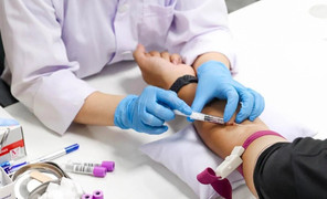 Âm thầm xét nghiệm ADN sau lời đàm tiếu, nhận kết quả chồng khóc nấc xin lỗi vợ 