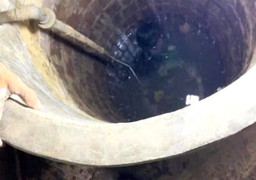 Cứu người phụ nữ rơi xuống giếng sâu