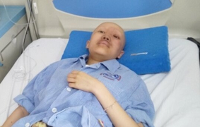 Mẹ đơn thân oằn mình tìm đường cứu con gái mắc ung thư 