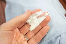5 cách tẩy vết kem chống nắng dính trên quần áo cực đơn giản