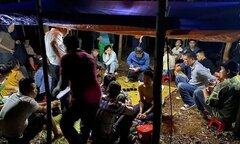 Bắt nhóm người dựng lán giữa rừng tràm để đánh bạc