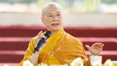 Ông Thích Chân Quang chưa tốt nghiệp cấp 3 vẫn có bằng tiến sĩ 
