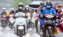 Hà Nội đón mưa rào, đề phòng lốc sét và mưa đá