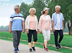 Sau 60 tuổi, cần đi bộ bao nhiêu bước mỗi ngày để sức khỏe luôn dẻo dai
