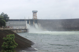 Chiều nay, Thủy điện Thác Bà mở 2 cửa xả lũ