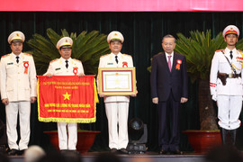 Tổng Bí thư, Chủ tịch nước Tô Lâm trao danh hiệu Anh hùng LLVTND cho Công an TP.HCM