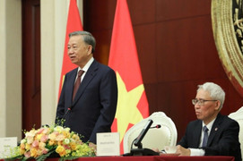 Tổng Bí thư, Chủ tịch nước Tô Lâm thăm Đại sứ quán Việt Nam tại Trung Quốc