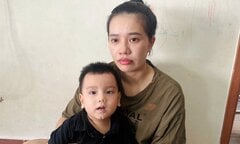 Sáng dạy học, chiều giao hàng online tích cóp từng đồng chữa bệnh cho con