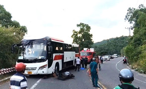 Cứu nữ du khách nước ngoài bị mắc kẹt dưới gầm xe ở Đà Nẵng