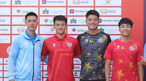 Tuyển thủ Việt Nam quyết giành vé thăng hạng V.League