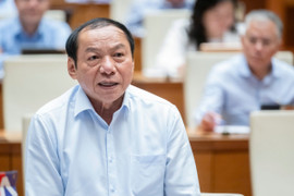 ĐBQH chất vấn Bộ trưởng Nguyễn Văn Hùng về du lịch đêm 'nghèo nàn, đơn điệu'