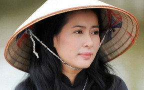 Đi diễn khi mẹ vừa qua đời, Thanh Thủy day dứt, sợ người đời nói bất hiếu