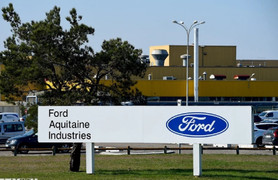 Nhà sản xuất ô tô Ford cắt lỗ hàng tỷ USD để điều chỉnh kế hoạch xe điện