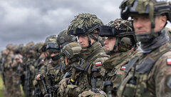 NATO lên kế hoạch triển khai lữ đoàn thiết giáp mới gần biên giới Nga
