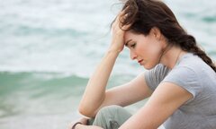 Nguyên nhân khiến tóc bết dầu nhanh 