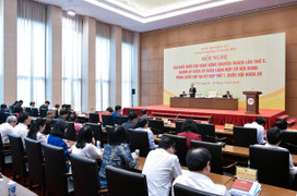 Đại biểu Quốc hội chuyên trách thảo luận 12 dự án luật trình tại Kỳ họp thứ 8