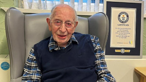 Cụ ông 112 tuổi vẫn khỏe dù không hề theo chế độ ăn kiêng nào