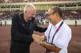 Ông Park Hang Seo tưởng nhớ HLV Sven-Goran Eriksson