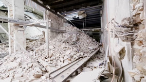 Vụ sập sàn tòa nhà tại trung tâm TP.HCM: Một người thương nặng