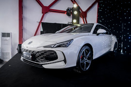 MG7 chính thức ra mắt, giá cao nhất lên tới 1,018 tỉ đồng