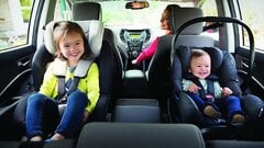 Kinh nghiệm lái xe khi chở trẻ em