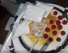 Tài xế xe ôm công nghệ bị lừa ship đơn hàng bánh kem 'nhân' ma tuý