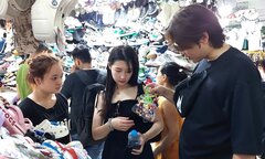 Chợ 80 năm tuổi ở Đà Nẵng khiến khách Hàn Quốc mê mẩn