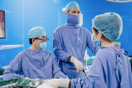 Bệnh viện Hồng Ngọc cấp cứu thành công bệnh nhân ung thư đại tràng vỡ vào ổ bụng