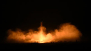 Tàu vũ trụ của SpaceX bốc cháy lần thứ 2, FAA ra lệnh khẩn cấm bay