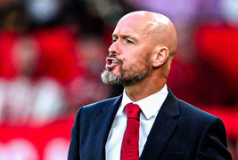Thua Liverpool, HLV Erik Ten Hag khoe nhiều cúp chỉ sau Man City
