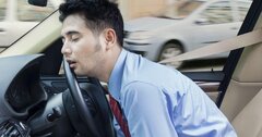 Buồn ngủ dừng xe ở làn khẩn cấp có bị phạt?