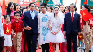 Thủ tướng ấn tượng thành tích của học sinh trường khiếm thị Nguyễn Đình Chiểu