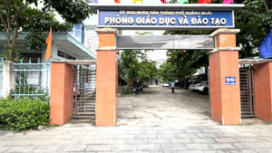 Trưởng phòng GD&ĐT TP Quảng Ngãi bị tung tin nhận tiền 'chạy trường'