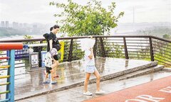 Thành phố Trung Quốc bắn 31 tên lửa làm mưa nhân tạo 