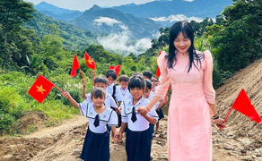Lễ khai giảng bình dị ở điểm trường chỉ có 33 học sinh trên rẻo cao Ngọc Linh