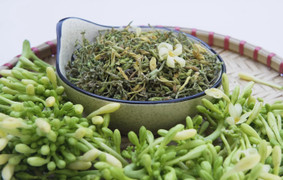 Nên dùng hoa đu đủ đực khô hay tươi để ngâm mật ong?