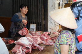 Người dân lo tích trữ hàng thiết yếu trước siêu bão Yagi, Bộ Công Thương nói gì?