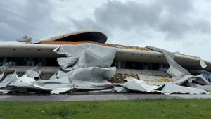 Công trình biểu tượng của Quảng Ninh tan hoang sau khi bão Yagi càn quét