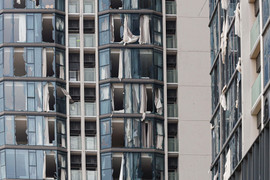 Khách sạn 5 sao ở Hạ Long bị bão Yagi quật, kính vỡ vụn tứ phía