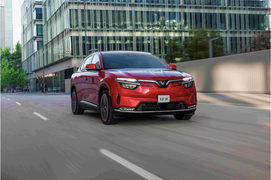 VinFast VF8 sắp gia nhập một thị trường lạ, nơi Tesla đang chiếm lĩnh thị phần