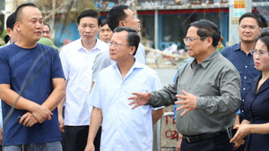 Thủ tướng biểu dương tinh thần chia sẻ của Hải Phòng, Quảng Ninh trong bão Yagi