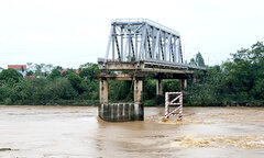 Nguyên nhân vụ sập cầu Phong Châu ở Phú Thọ