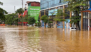 Mưa lớn kéo dài, Yên Bái vẫn ngập trên diện rộng