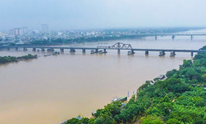 Lũ trên sông Hồng tại Hà Nội lên nhanh, có thể mức báo động 2 trong 24 giờ tới