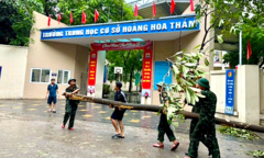 Hơn 110 trường ở Hà Nội vẫn cho học sinh nghỉ sau bão Yagi