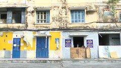 Trong những căn hộ 'ổ chuột' chờ sập ở Huế 