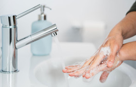 Làm gì để giảm nguy cơ mắc bệnh đường ruột sau bão lũ?