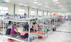Nước ngập sâu, bệnh viện tăng thêm giường, miễn phí lưu trú cho người bệnh