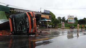 Lật xe khách khiến 4 người chết ở Đắk Lắk: Tạm giữ hình sự tài xế 